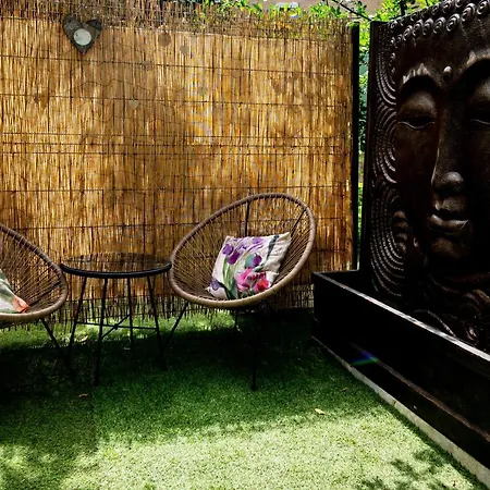 Gasthof Romantique Jacuzzi Ou Balneo Privatif Et Jardin Au Temps Des Cerises 4*