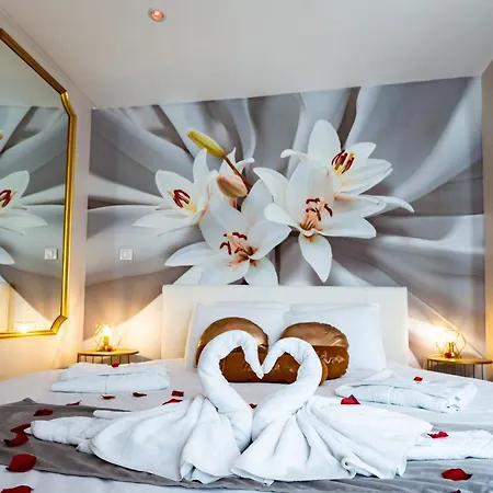 게스트하우스 Romantique Jacuzzi Ou Balneo Privatif Et Jardin Au Temps Des Cerises 라시오타