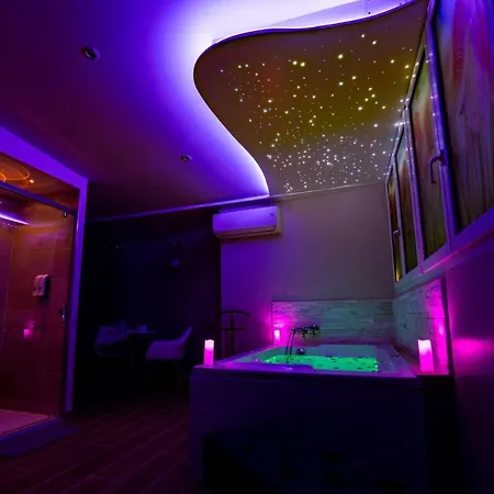 Romantique Jacuzzi Ou Balneo Privatif Et Jardin Au Temps Des Cerises 라시오타