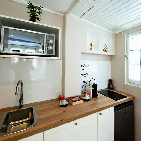 Romantique Jacuzzi Ou Balneo Privatif Et Jardin Au Temps Des Cerises Pensionat
