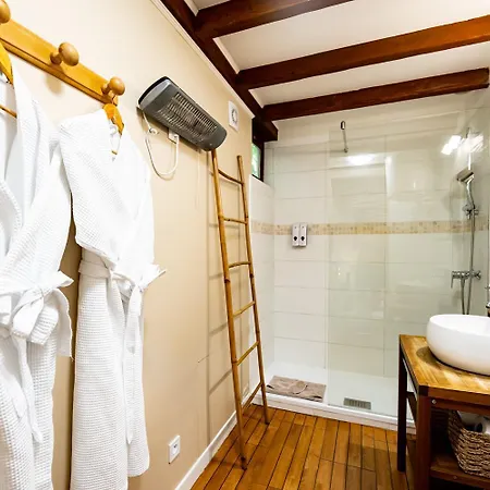 Romantique Jacuzzi Ou Balneo Privatif Et Jardin Au Temps Des Cerises Affittacamere La Ciotat