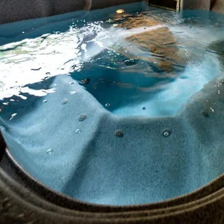 Romantique Jacuzzi Ou Balneo Privatif Et Jardin Au Temps Des Cerises *