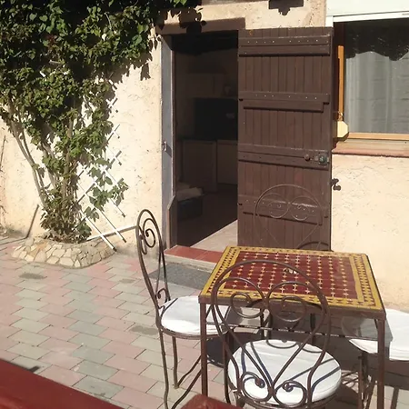 Affittacamere Romantique Jacuzzi Ou Balneo Privatif Et Jardin Au Temps Des Cerises La Ciotat